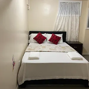 A Private In Queens Guest house