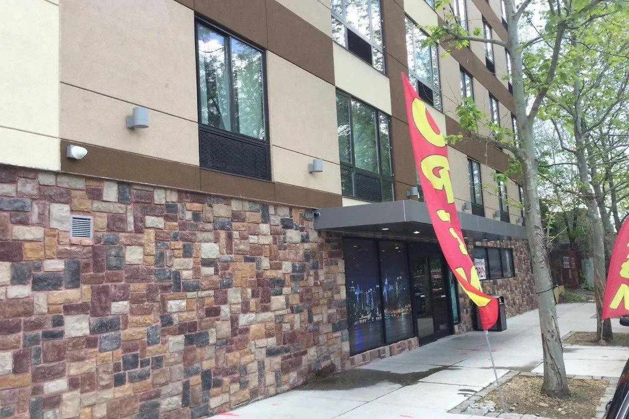 Ramada By Wyndham Bronx Terminal Hotel New York