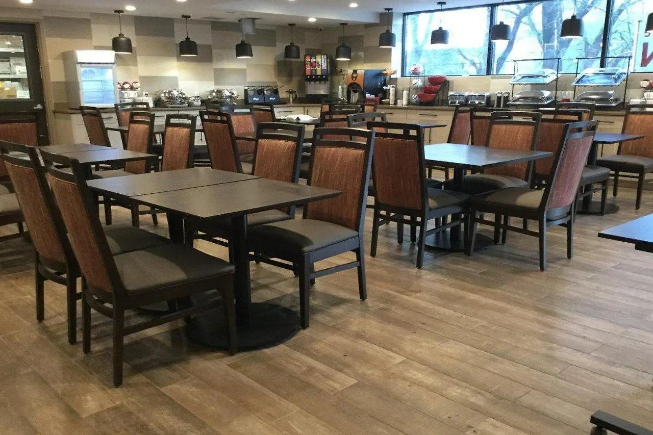 Ramada By Wyndham Bronx Terminal Hotel New York 3*,